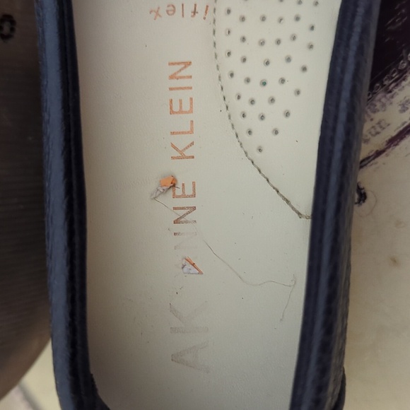 Annie Klein Step Up Your Style Game with Classic Navy Blue Loafers Lion Head - Picture 8 of 8